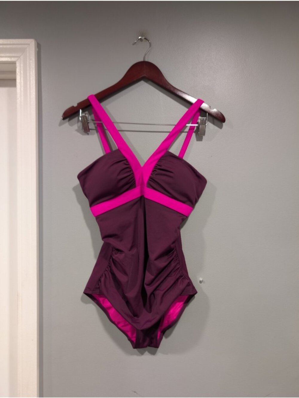 Boden Women Porto V-Neck One Piece Swimsuit Chocberry Hot Pink Ruched Side Sz 6R